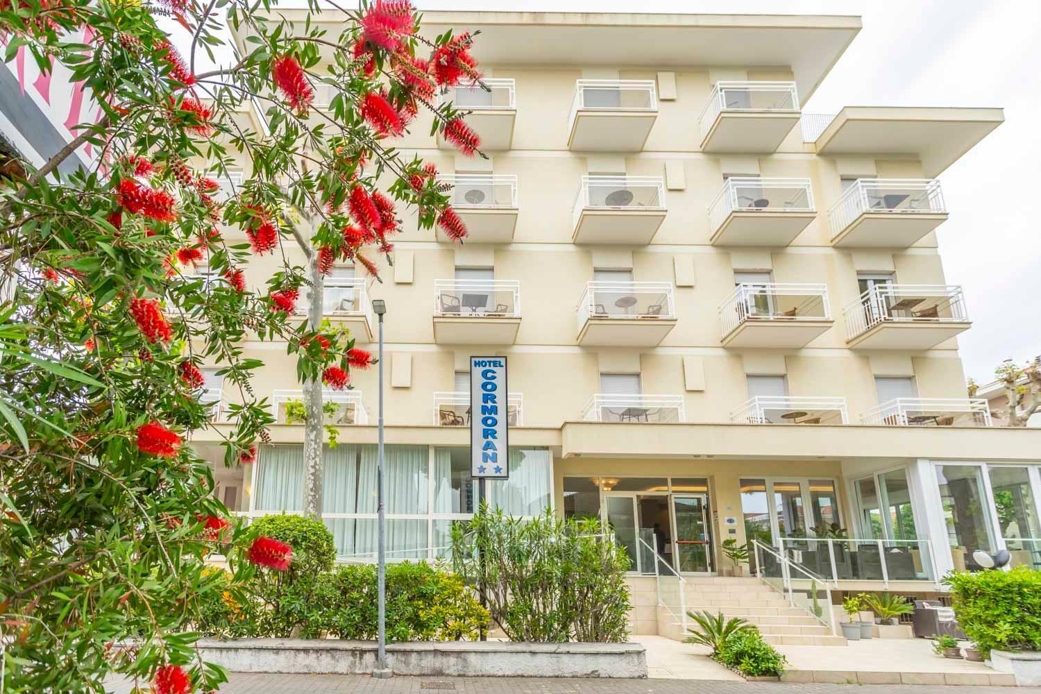 Hotel Cormoran Riccione Exterior foto